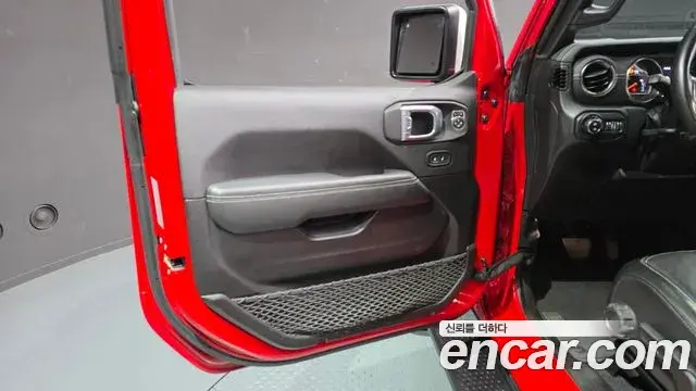 Jeep Wrangler 2022 — Şəkil 21/31