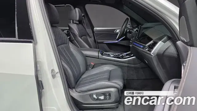 BMW X5 2025 — Photo 16/33