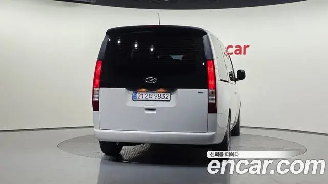 Hyundai Staria 2021 — Фото 4/20