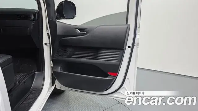 Hyundai Staria 2021 — Photo 21/40