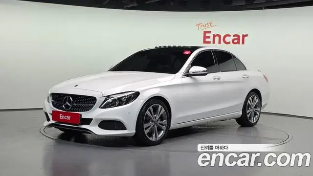 Mercedes-Benz C-Class 2018 — ფოტო 29/30