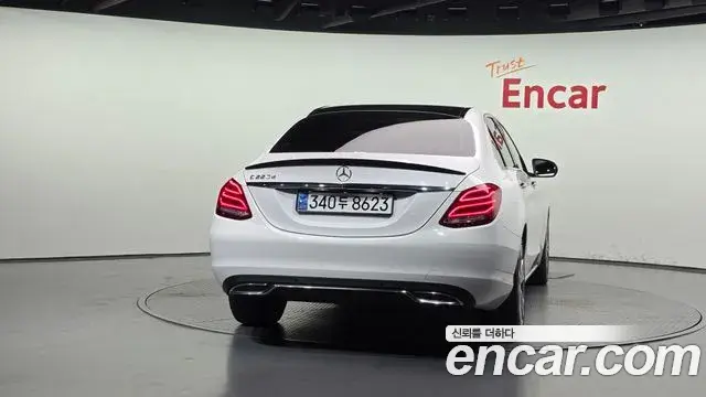 Mercedes-Benz C-Class 2018 — ფოტო 4/30