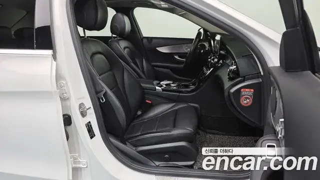 Mercedes-Benz C-Class 2018 — ფოტო 12/30