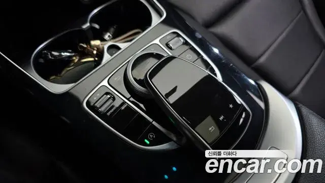 Mercedes-Benz C-Class 2018 — ფოტო 23/30
