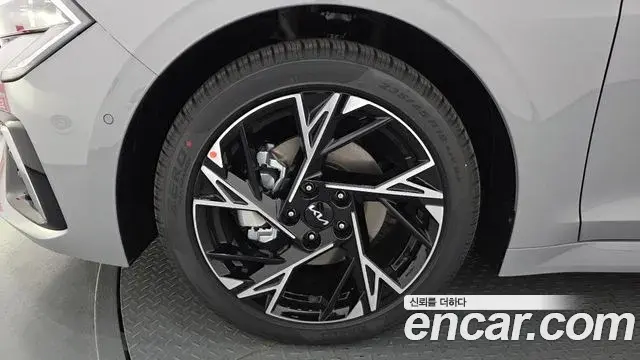Kia K5 2026 — ფოტო 14/20