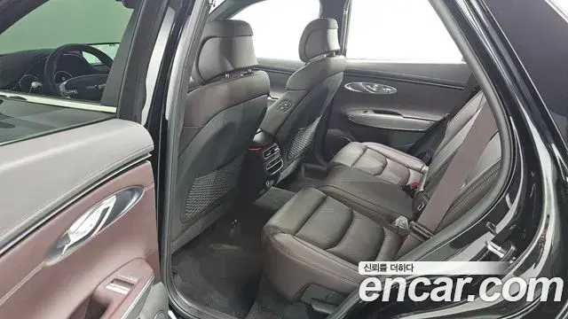 Genesis GV70 2023 — Şəkil 13/30