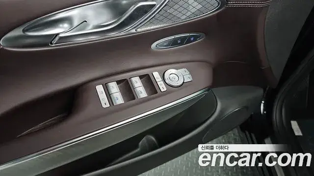 Genesis GV70 2023 — Şəkil 28/30