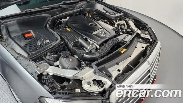 Mercedes-Benz E-Class 2019 — Photo 4/37
