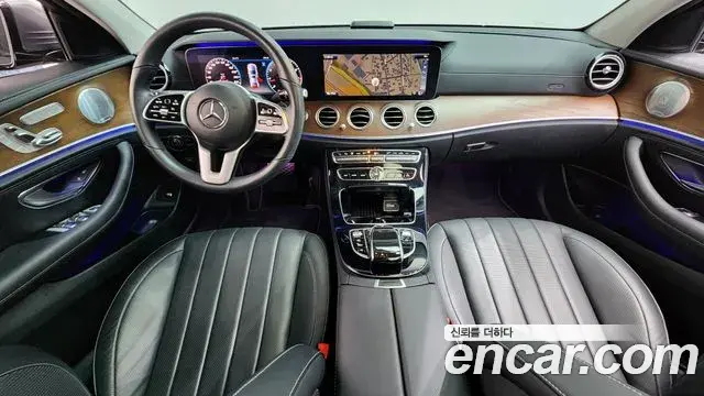 Mercedes-Benz E-Class 2019 — Photo 16/37