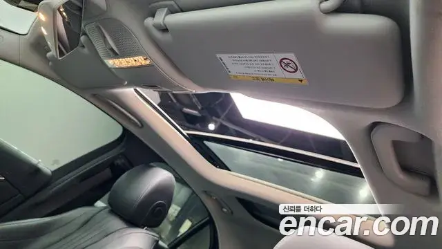 Mercedes-Benz E-Class 2019 — Photo 32/37