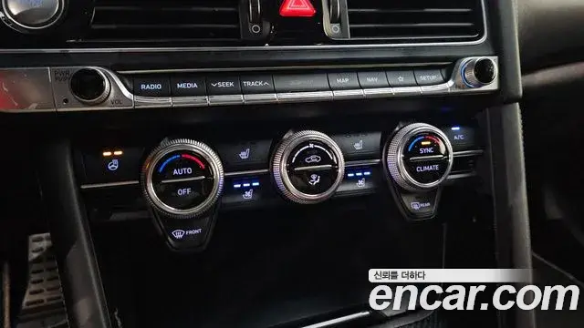 Genesis G70 2018 — ფოტო 7/20