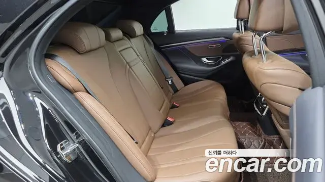 Mercedes-Benz S-Class 2020 — Photo 8/30