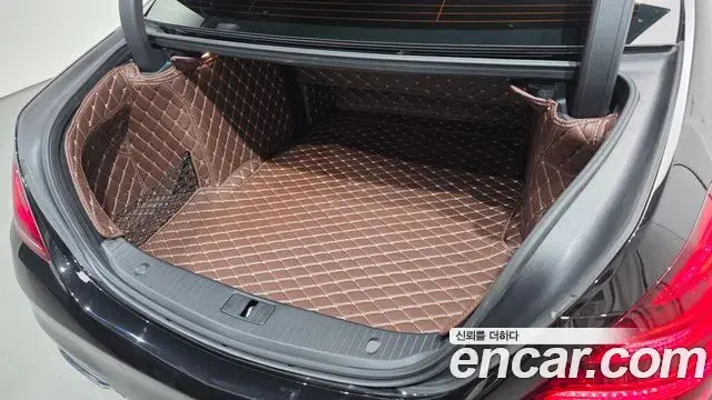 Mercedes-Benz S-Class 2020 — Photo 18/30