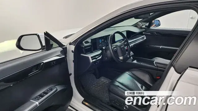 Hyundai Grandeur Hybrid 2023 — ფოტო 18/36