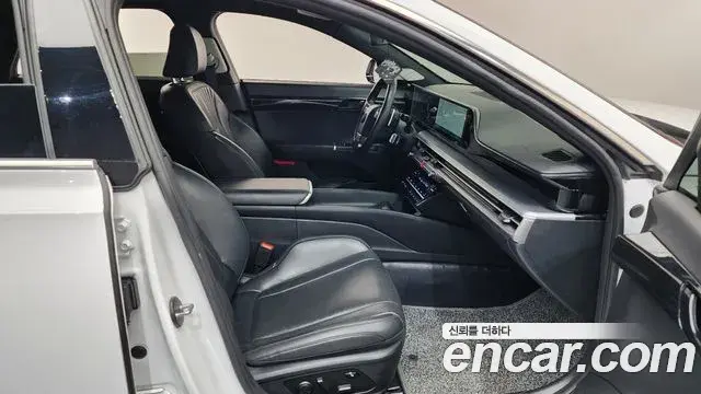 Hyundai Grandeur Hybrid 2023 — ფოტო 16/36