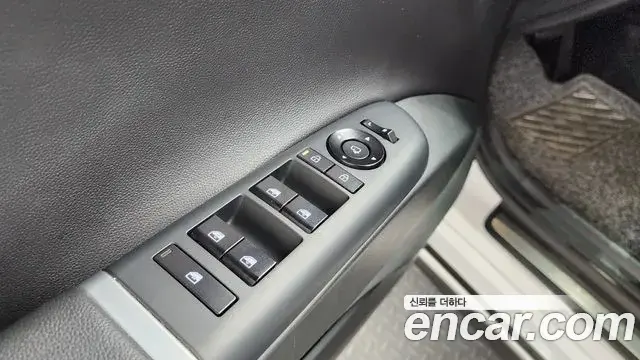 Hyundai Grandeur Hybrid 2023 — ფოტო 2/36