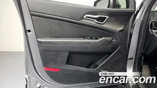 Kia Sportage 2022 — ფოტო 8/30