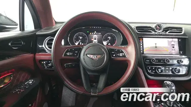 Bentley Bentayga 2023 — Photo 21/35