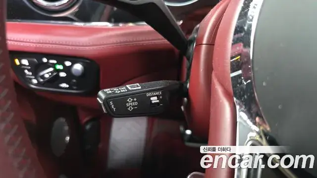 Bentley Bentayga 2023 — Photo 20/35