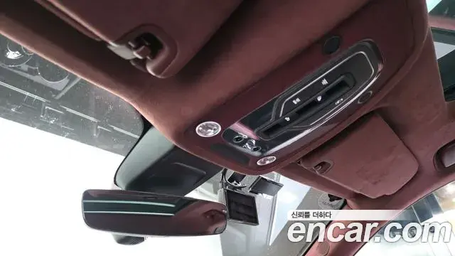 Bentley Bentayga 2023 — Photo 29/35
