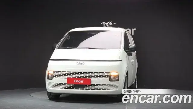 Hyundai Staria 2022 — Photo 1/30