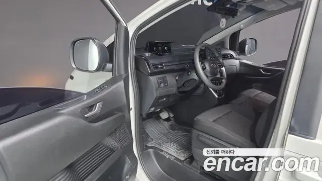 Hyundai Staria 2022 — Photo 16/30
