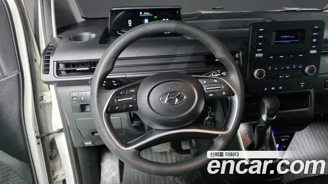 Hyundai Staria 2022 — Photo 23/30