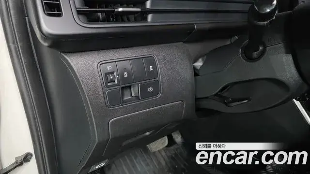 Hyundai Staria 2022 — Photo 6/30