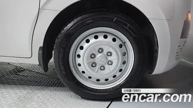 Hyundai Staria 2022 — Photo 28/30