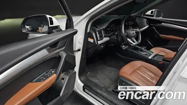 Audi Q5 2022 — ფოტო 1/20
