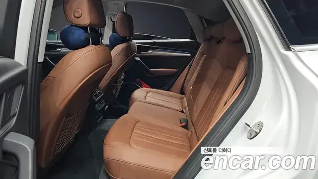 Audi Q5 2022 — ფოტო 16/20
