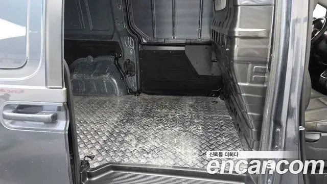 Hyundai Staria 2024 — Şəkil 14/31