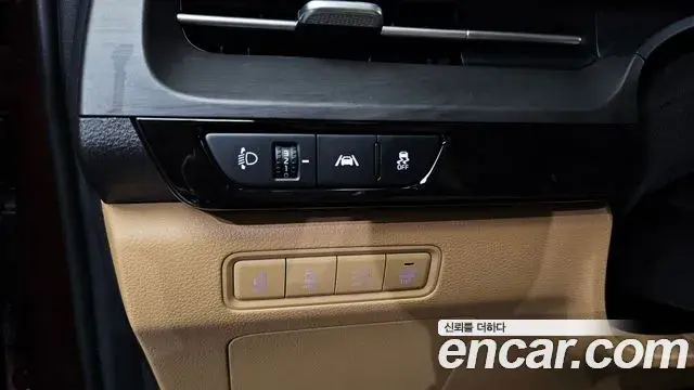 Kia Carnival 2020 — Şəkil 25/34