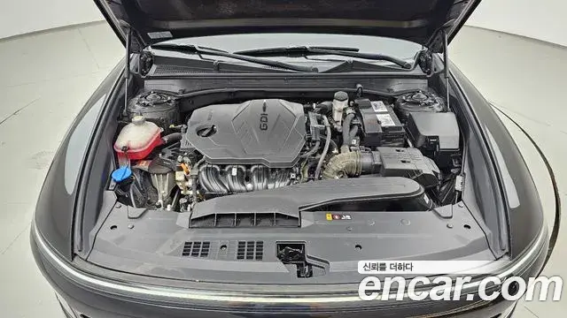 Hyundai Grandeur Hybrid 2023 — Şəkil 17/20