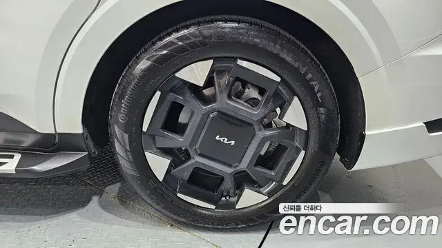 Kia Carnival 2025 — Şəkil 2/31