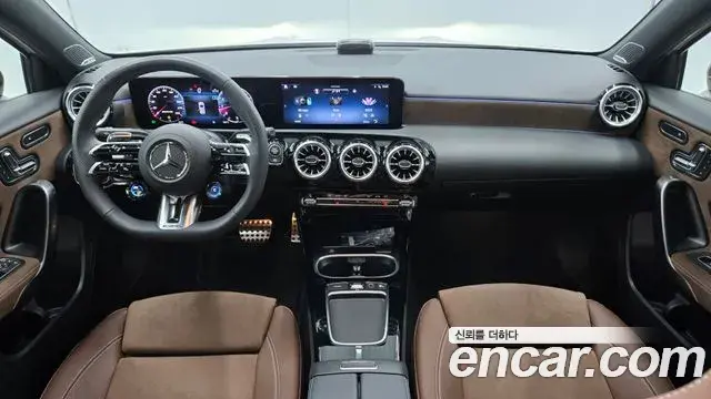 Mercedes-Benz A-Class 2025 — Photo 2/17