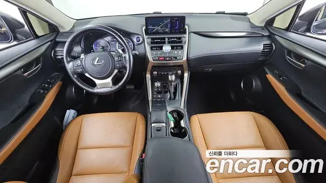 Lexus NX300h 2020 — Şəkil 31/40