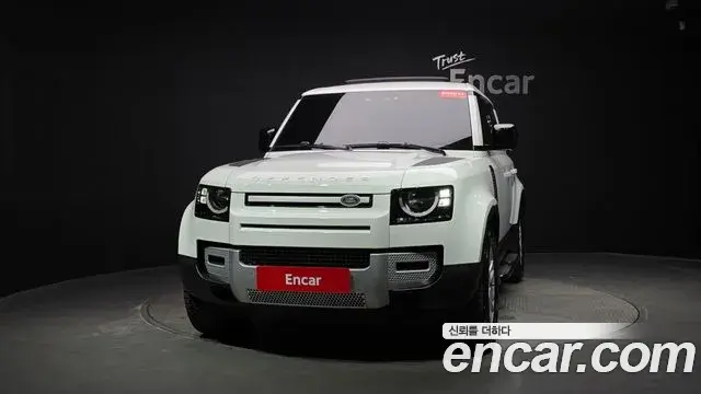 Land Rover Defender 2021 — Фото 3/20