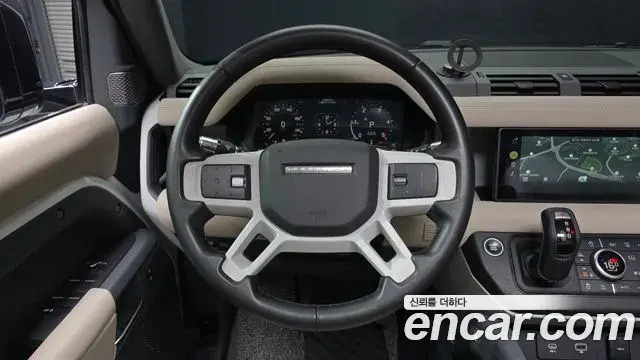 Land Rover Defender 2021 — Фото 13/20