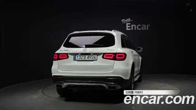 Mercedes-Benz GLC-Class 2021 — Photo 10/34
