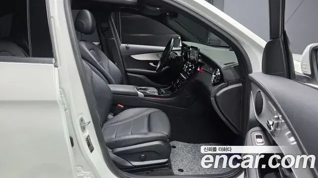 Mercedes-Benz GLC-Class 2021 — Photo 27/34