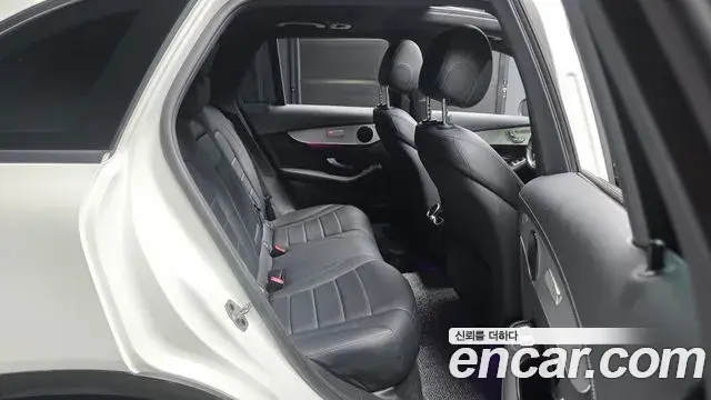 Mercedes-Benz GLC-Class 2021 — Photo 6/34