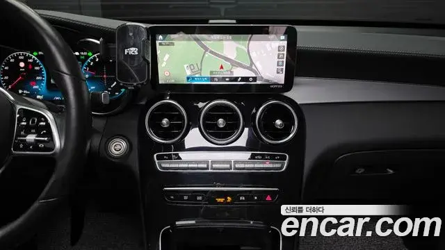 Mercedes-Benz GLC-Class 2021 — Photo 15/34