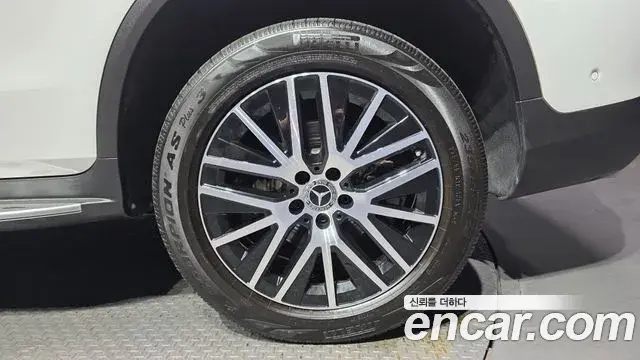 Mercedes-Benz GLC-Class 2021 — Photo 24/34