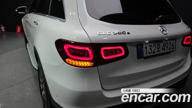 Mercedes-Benz GLC-Class 2021 — Photo 20/34