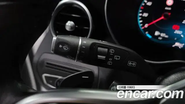 Mercedes-Benz GLC-Class 2021 — Photo 19/34