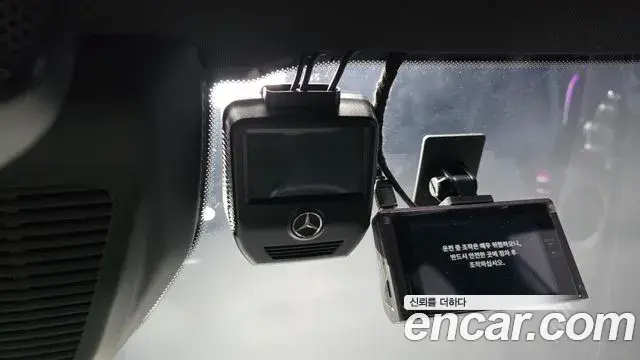 Mercedes-Benz GLC-Class 2021 — Photo 12/34