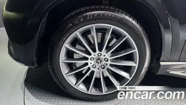 Mercedes-Benz GLE-Class 2023 — Şəkil 19/39