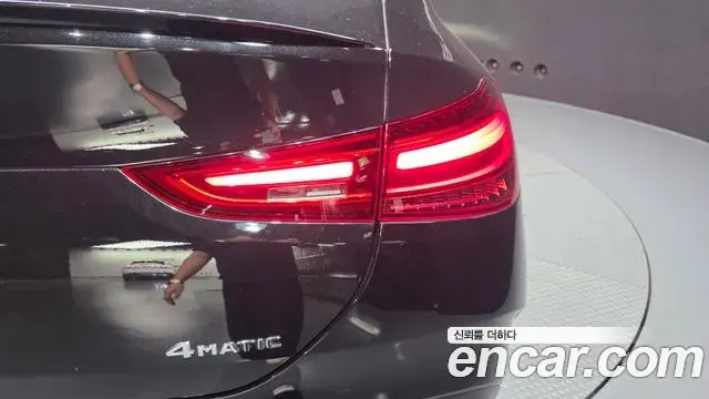 Mercedes-Benz GLE-Class 2023 — Şəkil 28/39