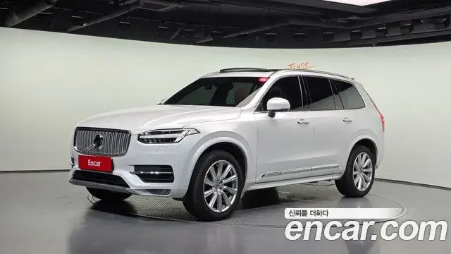 Volvo XC90 2019 — ფოტო 7/20